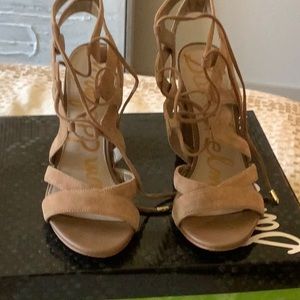 Sam Edelman yardley camel lace up block heels